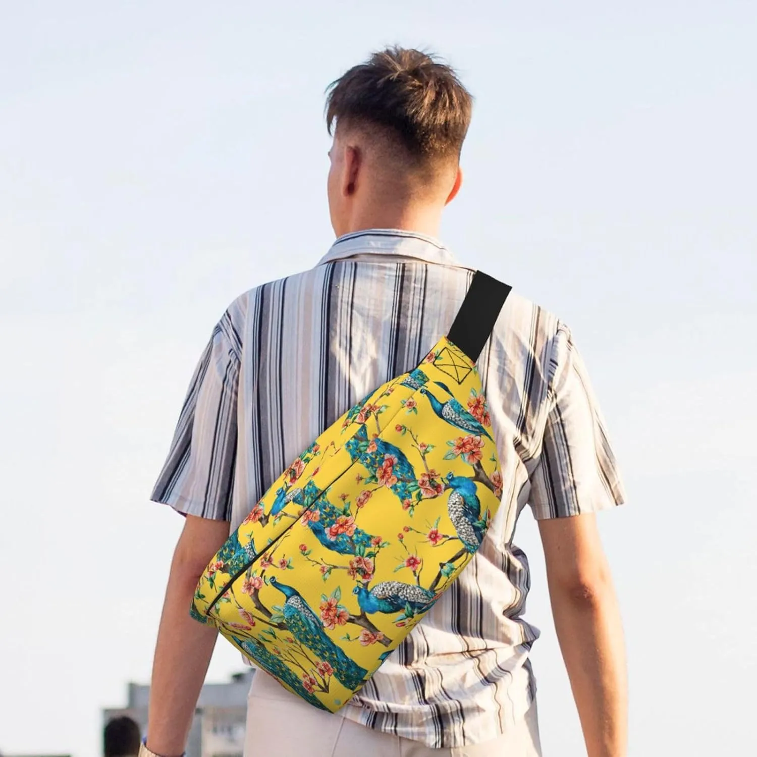 Beautiful Peacock Multi-Purpose Fanny Pack and Crossbody Bag - High Capacity with Zipper Pockets, Ideal for Men and Women