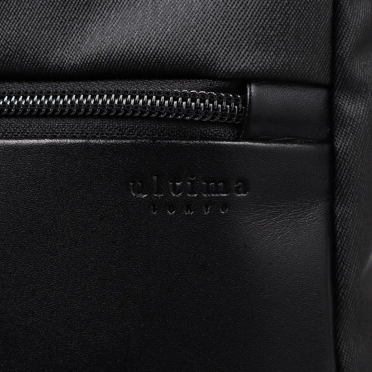 DINO Crossbody Type C