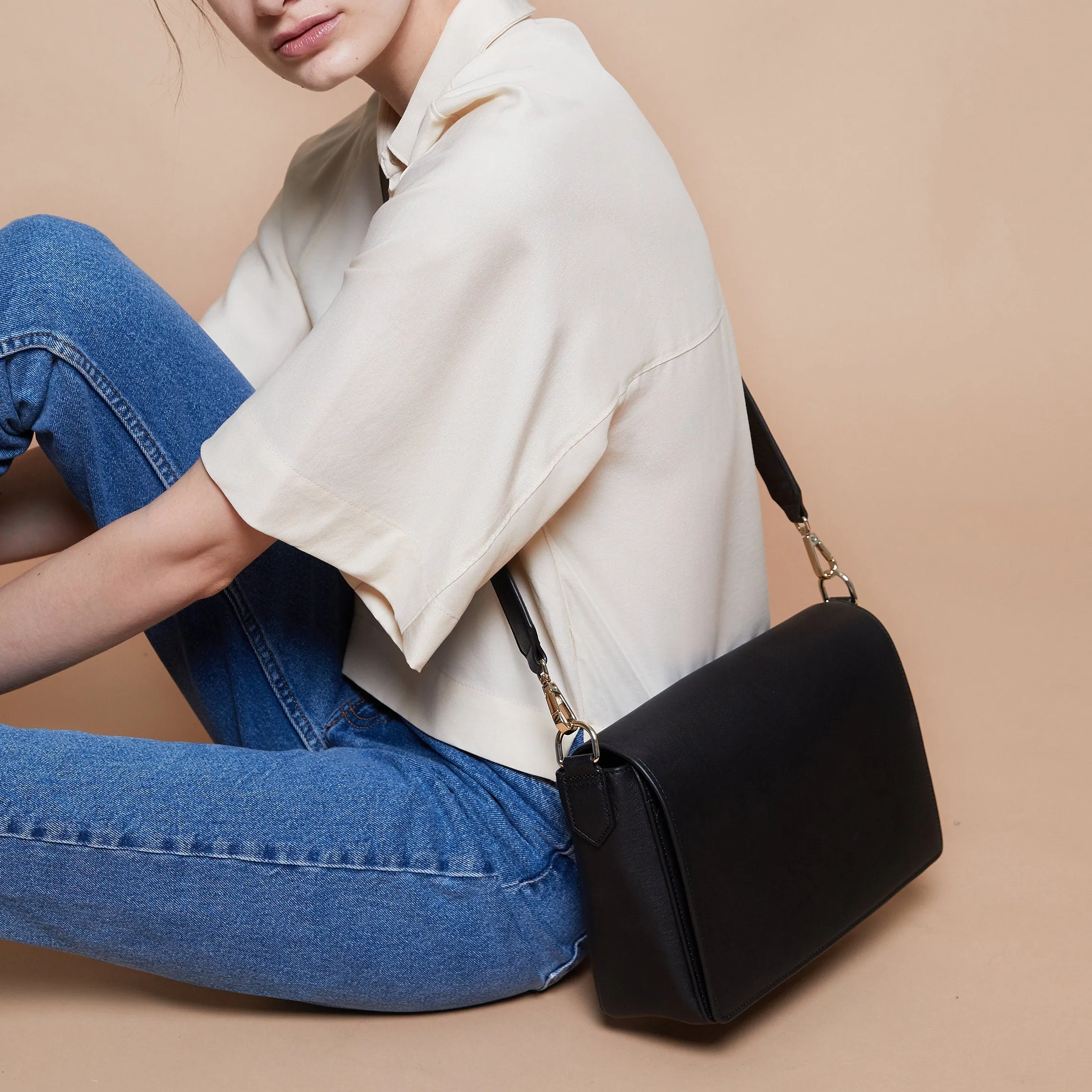 Guitar Short Crossbody Strap Black Onyx Light Gold Hardware
