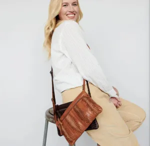 lee crossbody