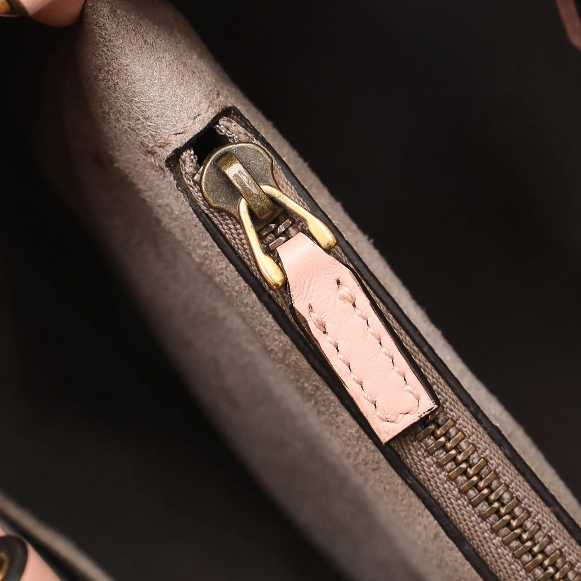 Medium Diverse options GG Marmont Tote Satchel Excellent customer service GUCCI Matelasse