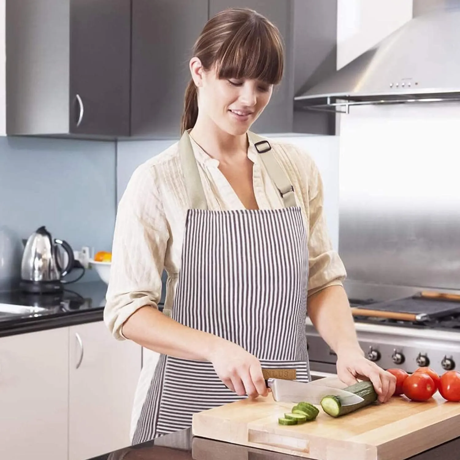 NLUS 2 Pack Kitchen Cooking Aprons, Adjustable Bib Soft Chef Apron with 2 Pockets for Men Women (Brown/Dark Black Strips)