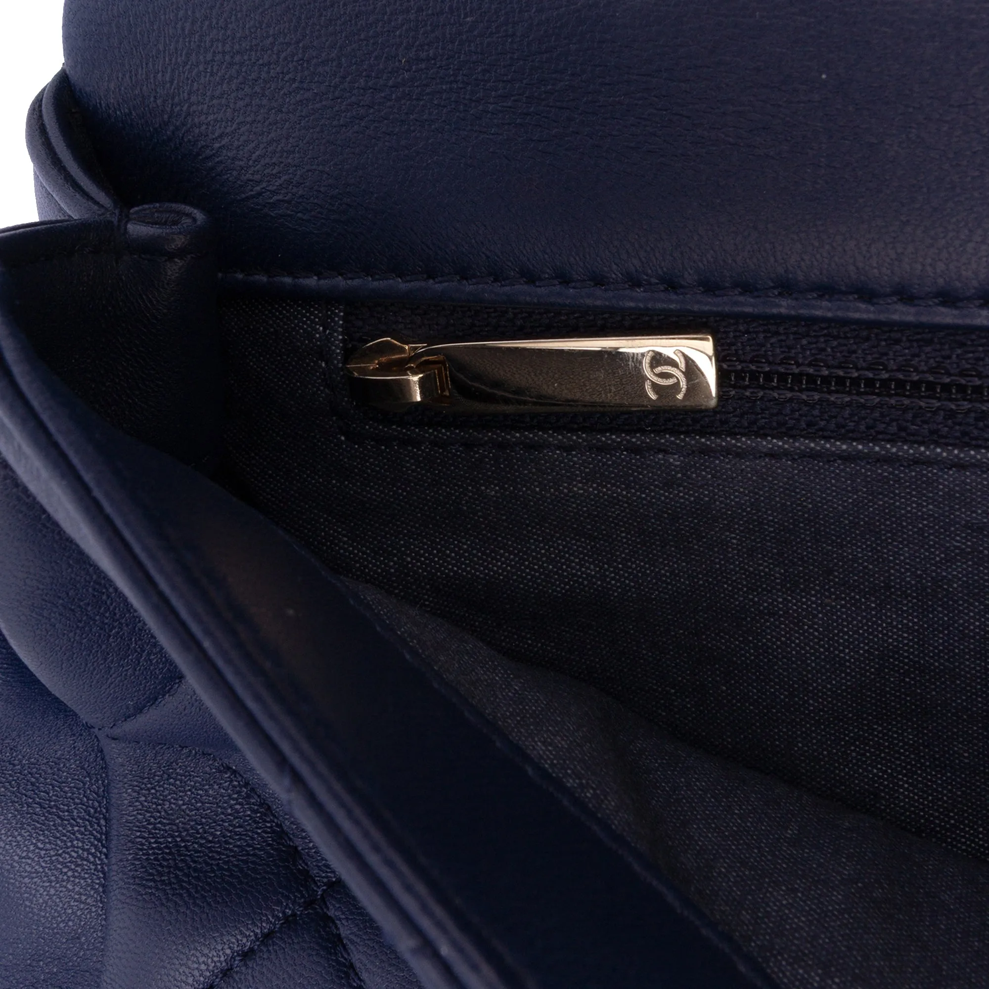 Small Lambskin Elegant Chain Single Flap
