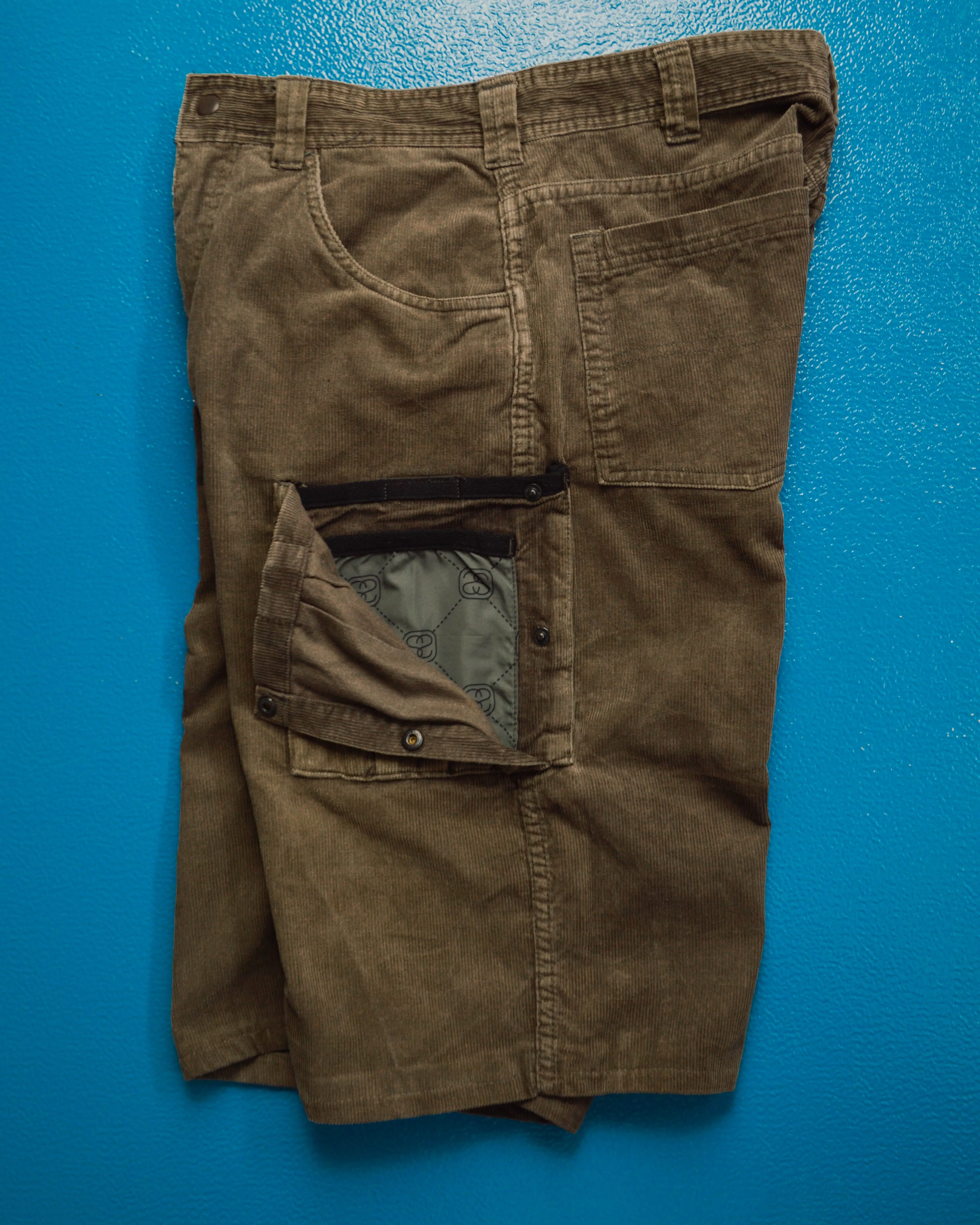 Stucci Cargo Panel Corduroy Grey/Brown Shorts ( ~29~)