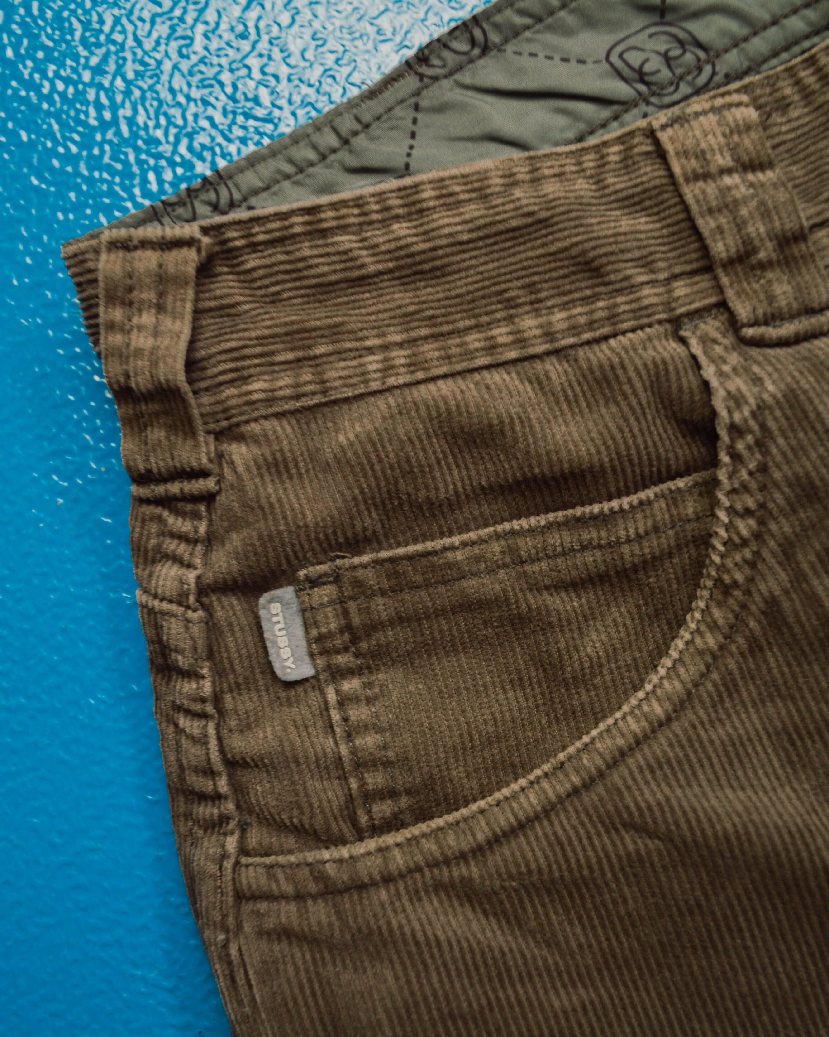 Stucci Cargo Panel Corduroy Grey/Brown Shorts ( ~29~)