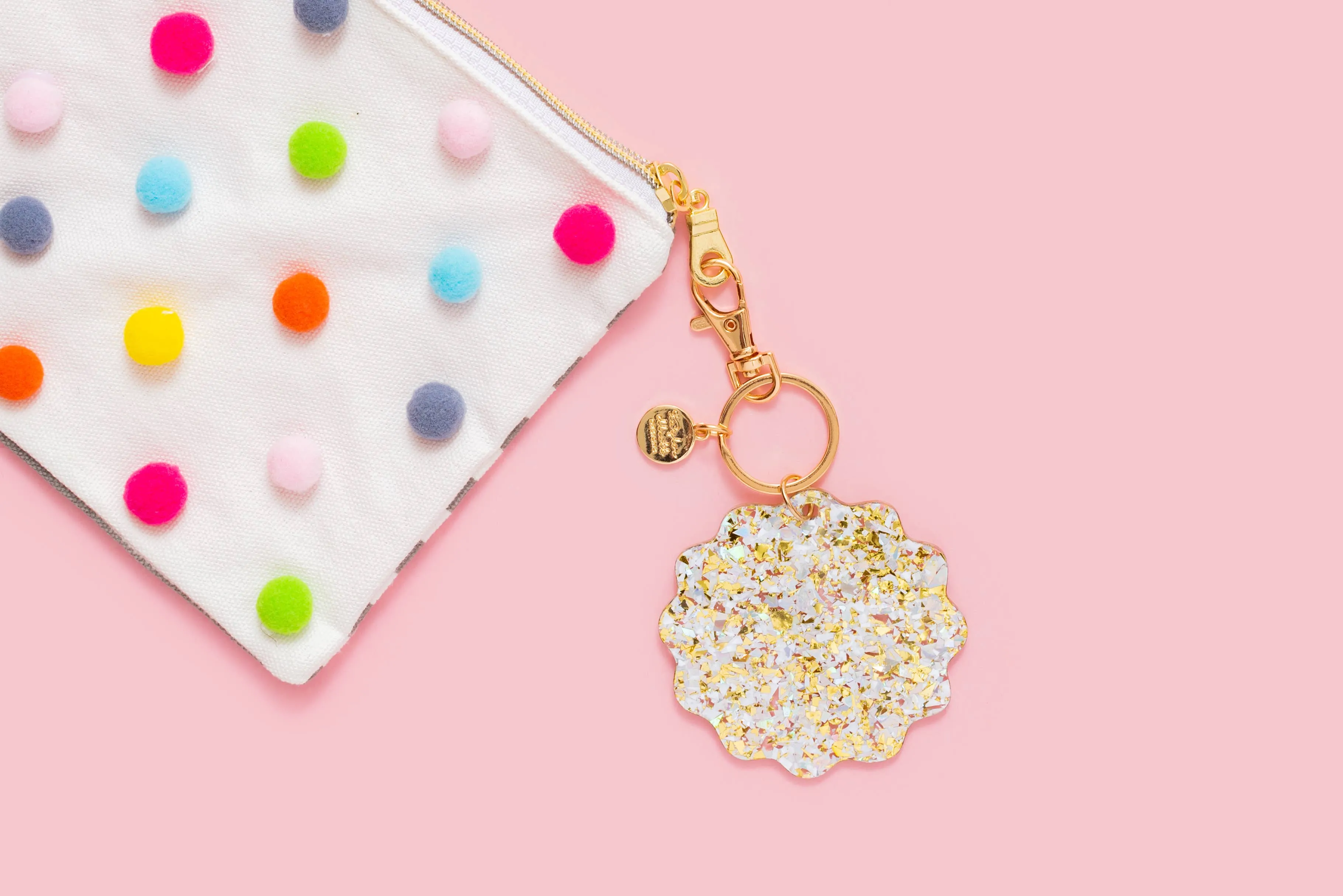 Waves Keychain Pearl   Gold Confetti