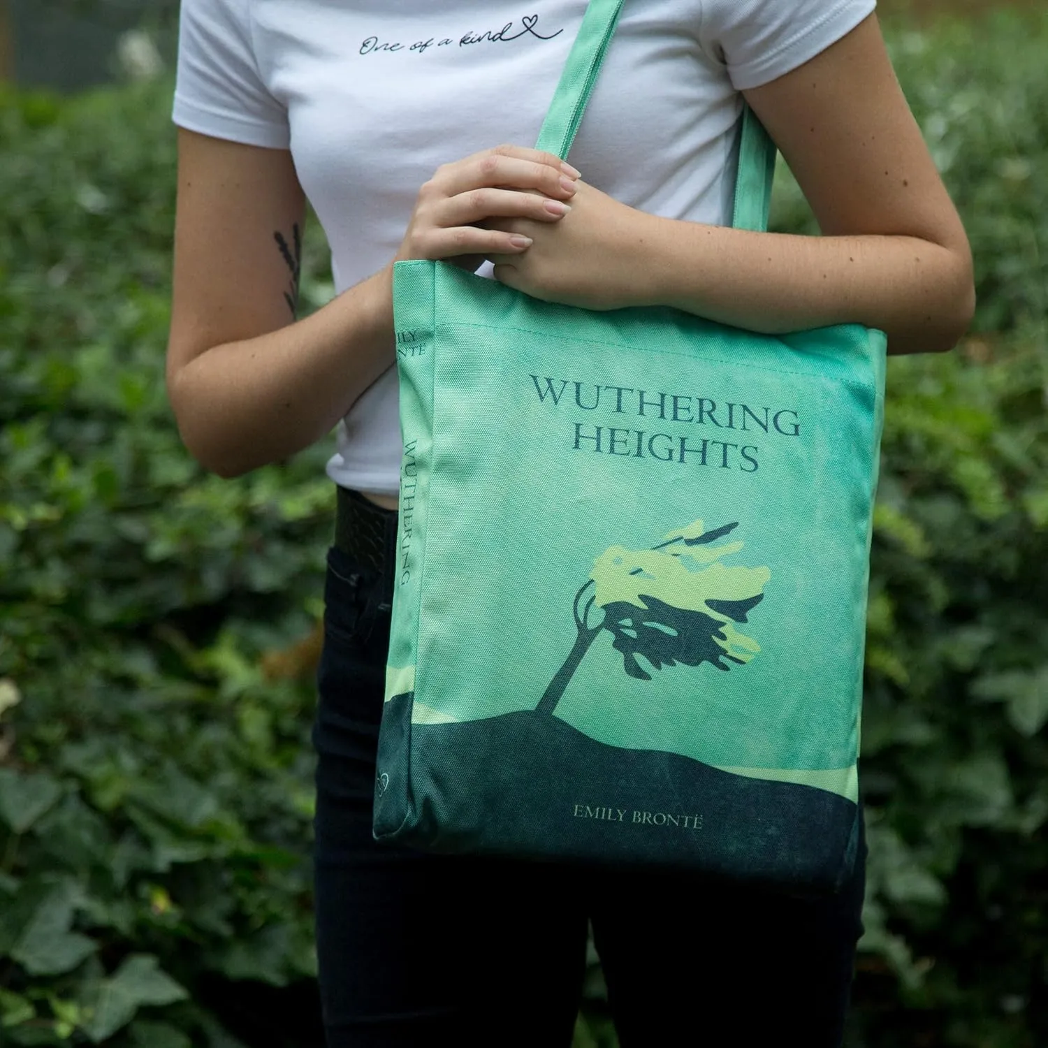Well Read Book Themed Tote Bag for Book Lovers - Ideal Literary Gifts for Readers & Bookworms - Versatile Shoulder Bag