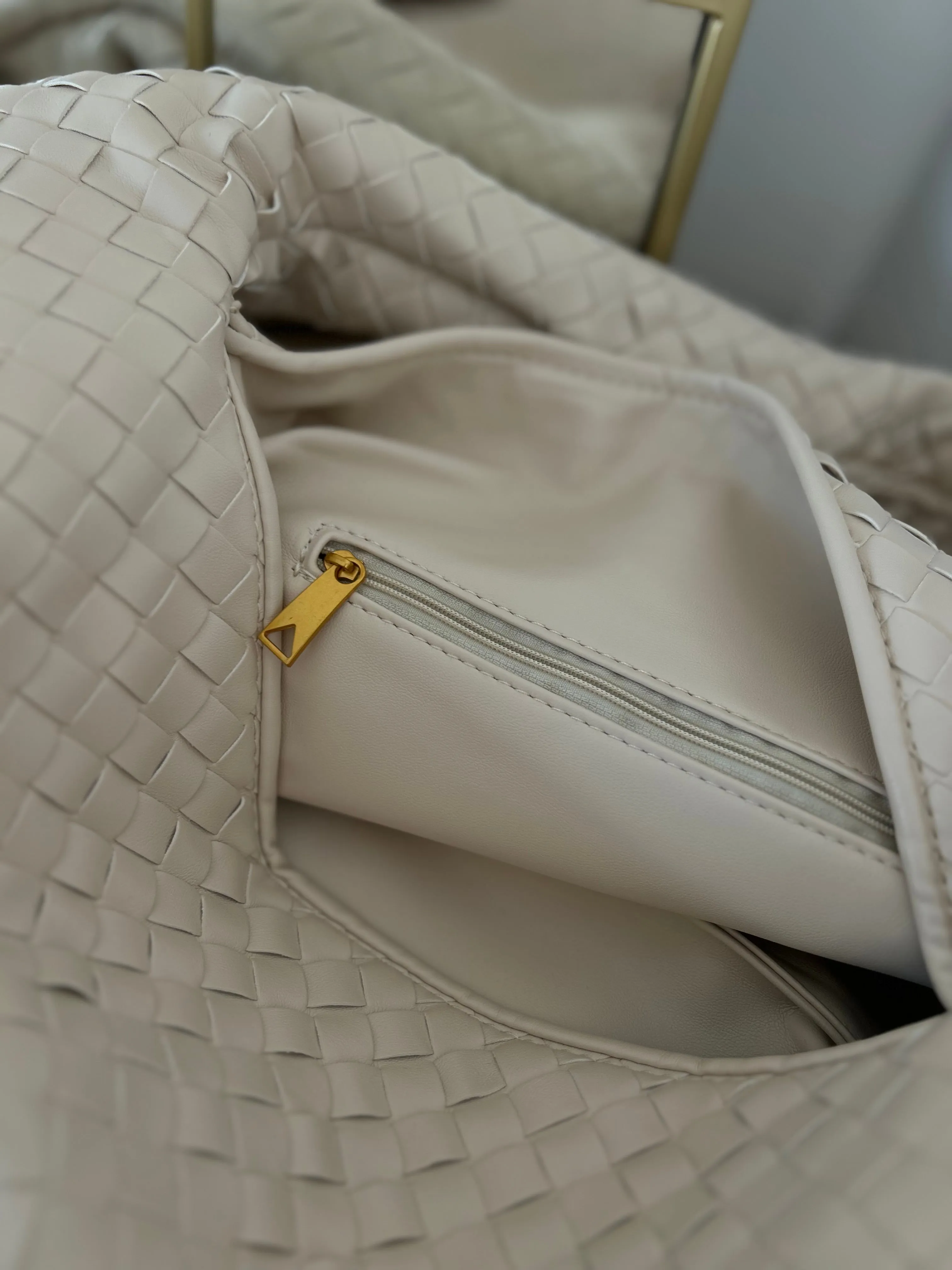Women Shoulder Bag Large Capacity Slouchy Handbag for Travel
