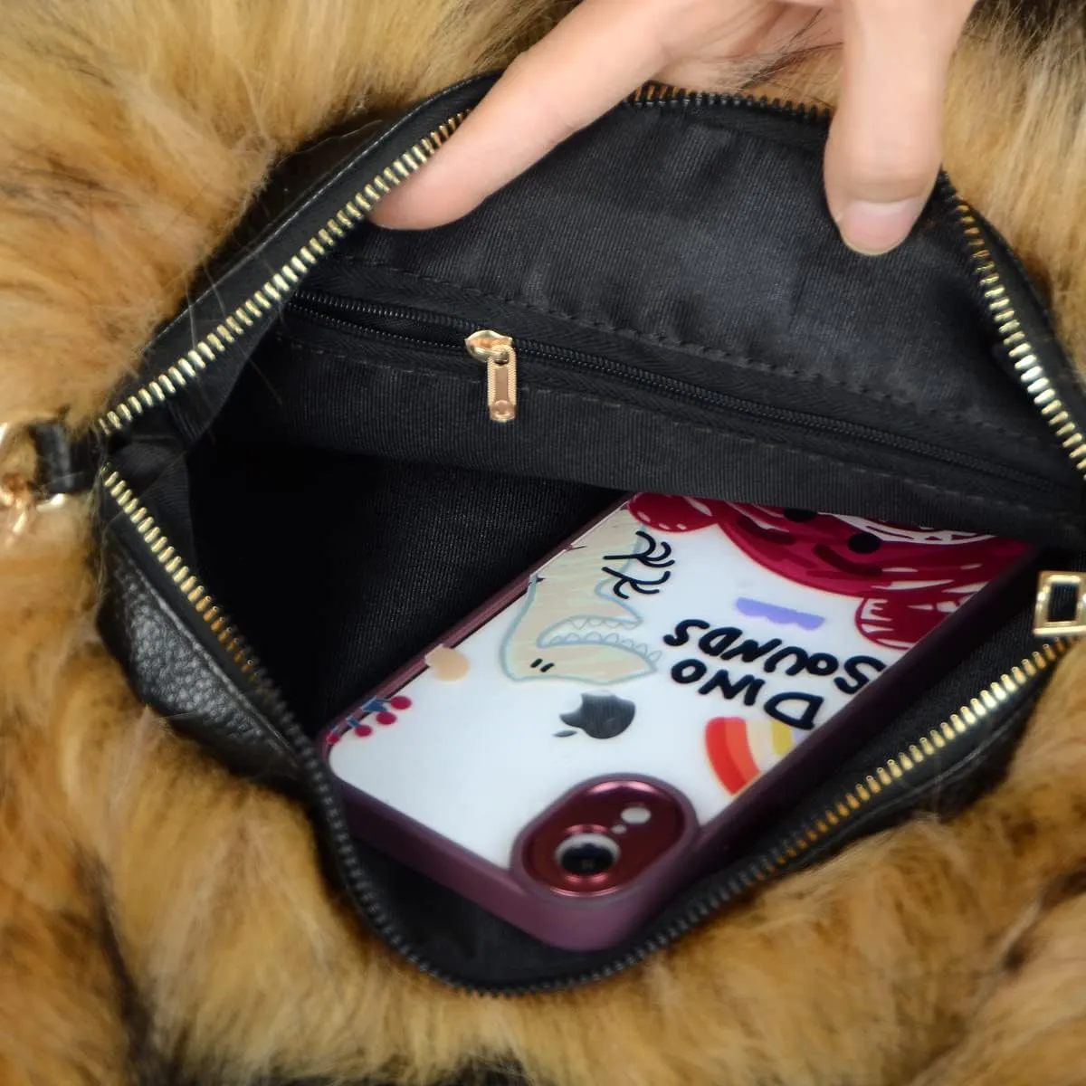 Women's Personalized Fluffy Long Strap Crossbody Bag Faux Fur Semi-Circular Large Capacity Top Handle Shoulder Bag