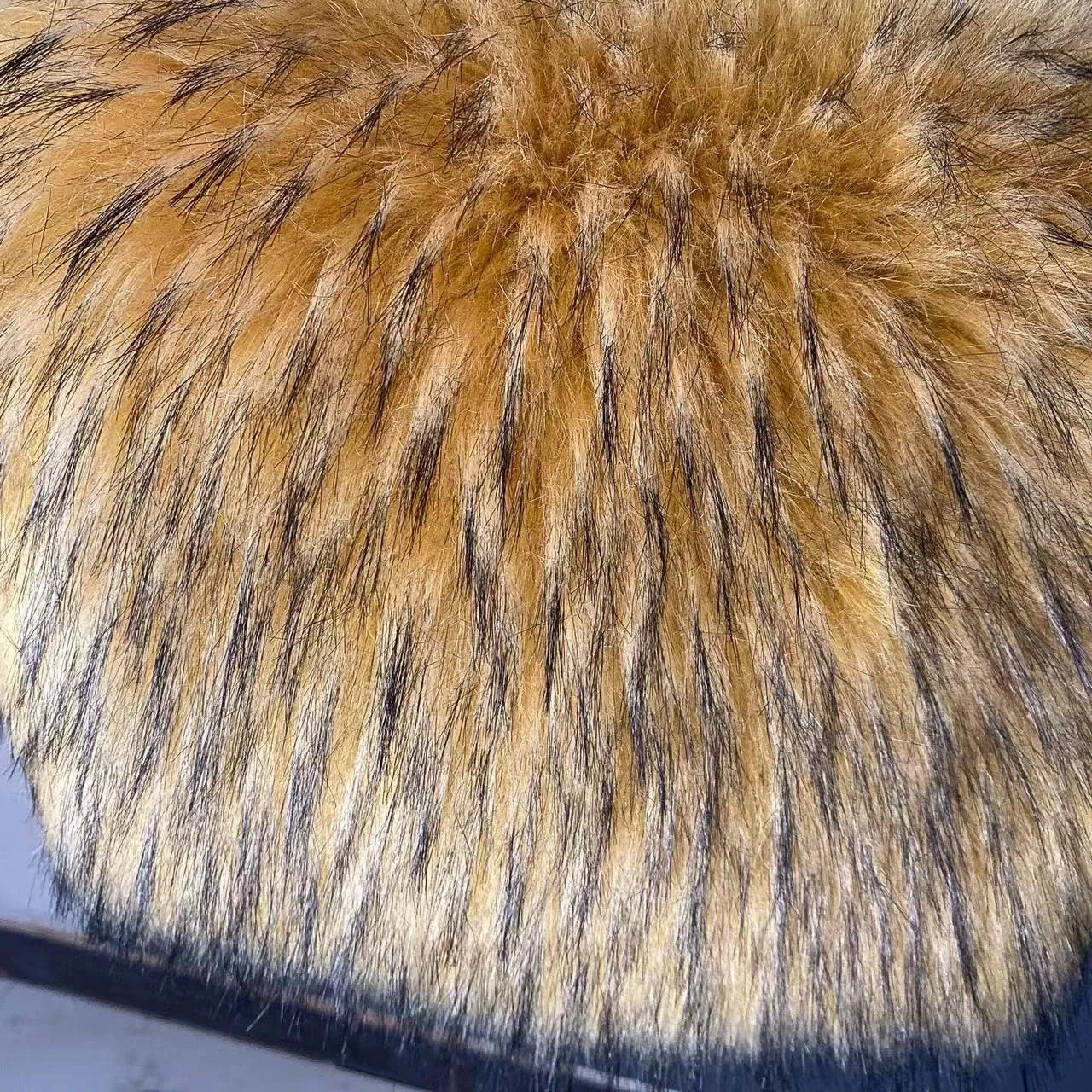 Women's Personalized Fluffy Long Strap Crossbody Bag Faux Fur Semi-Circular Large Capacity Top Handle Shoulder Bag